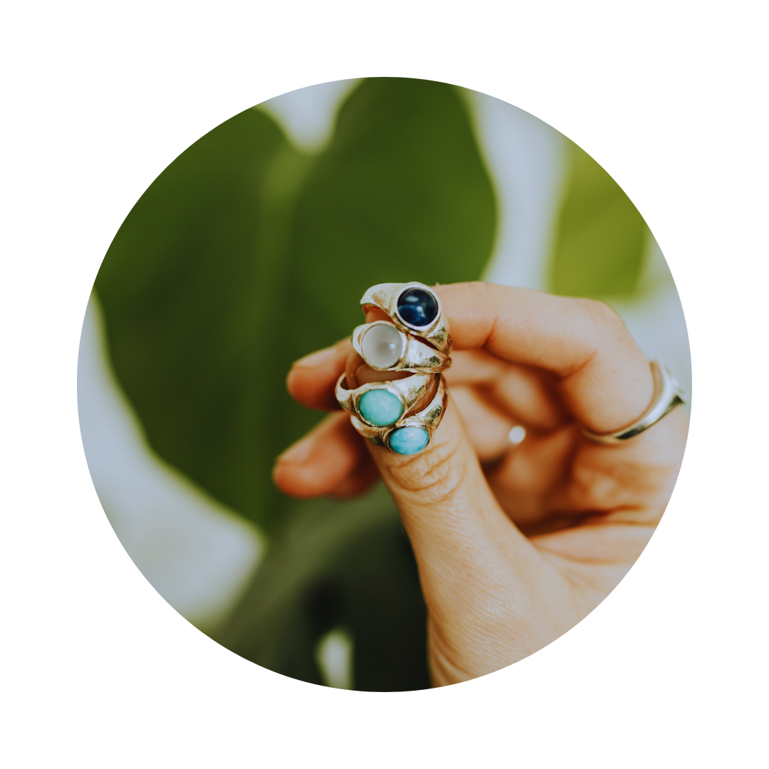 EXPLORER STONE SIGNET RING