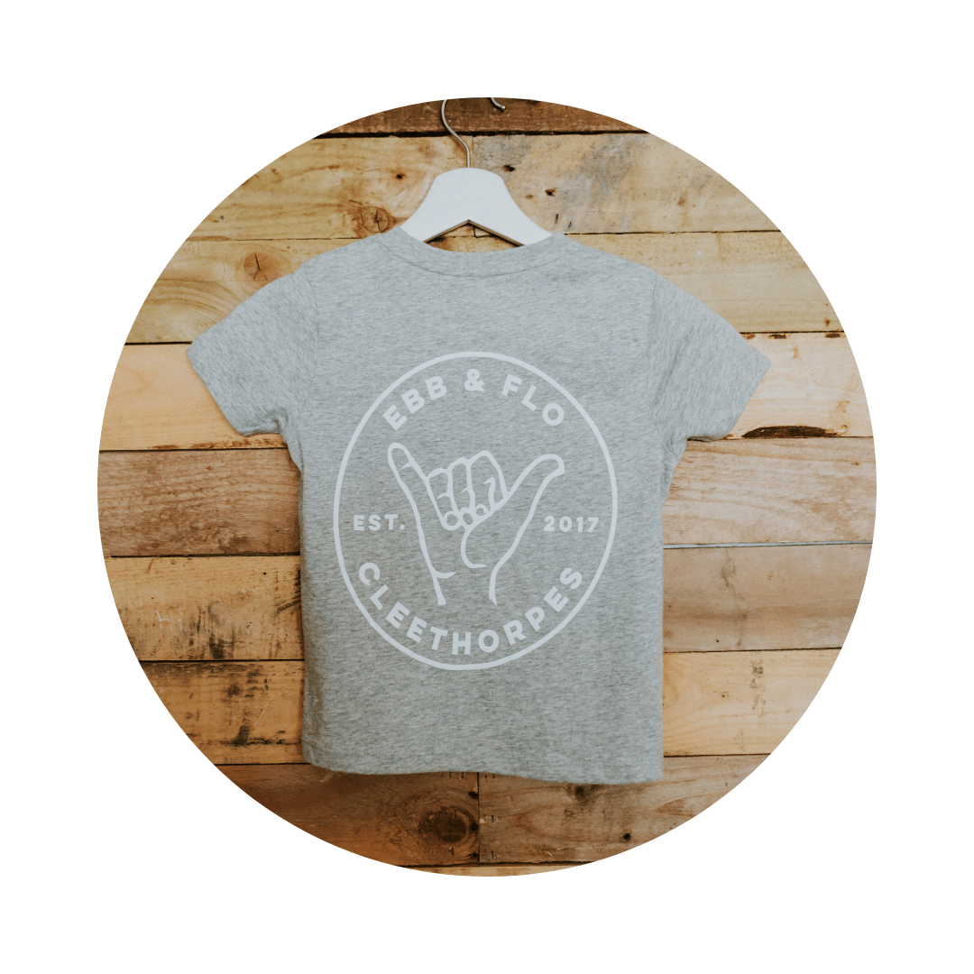 EBB & FLO KIDS SHAKA TEE